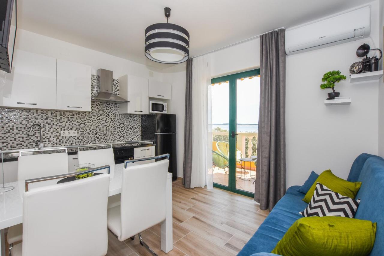 Apartmani Plazibat マンドレ エクステリア 写真