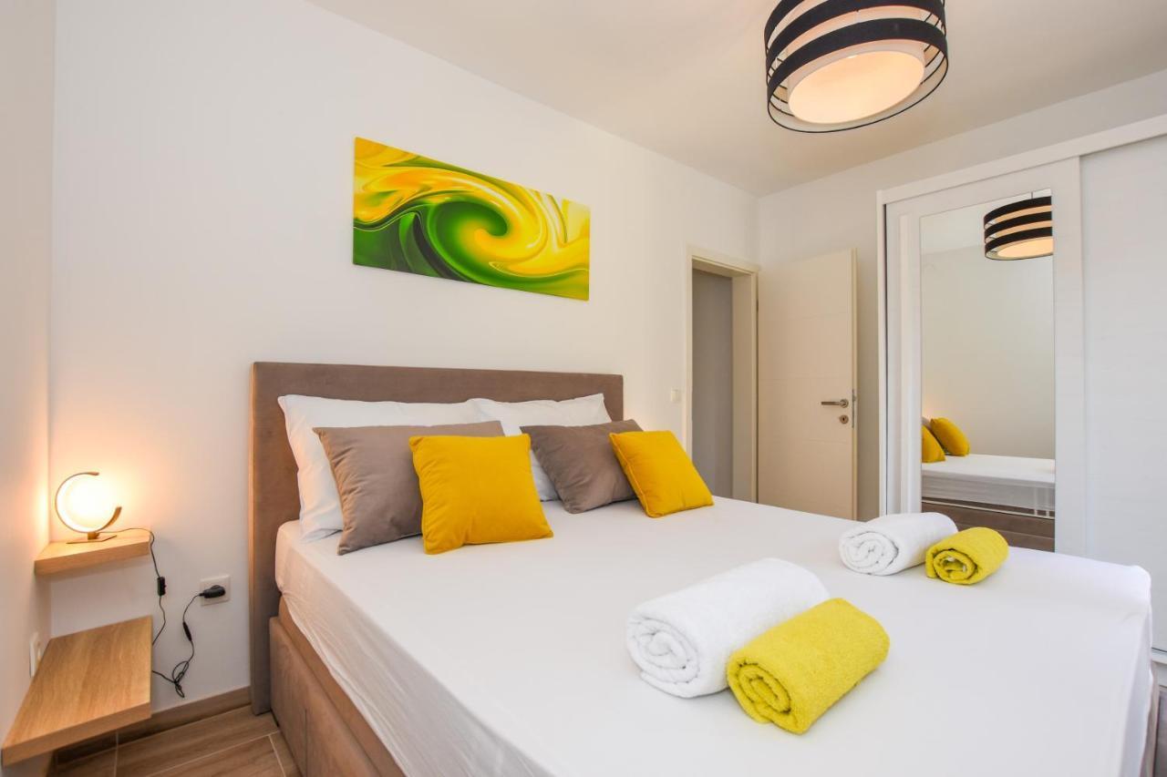 Apartmani Plazibat マンドレ エクステリア 写真